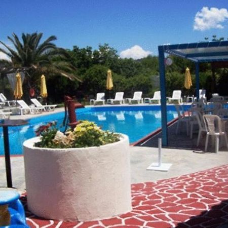 Aquarius Hotel Fourka Esterno foto