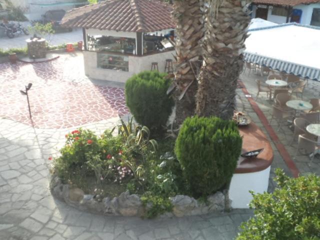 Aquarius Hotel Fourka Esterno foto