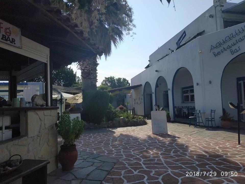 Aquarius Hotel Fourka Esterno foto